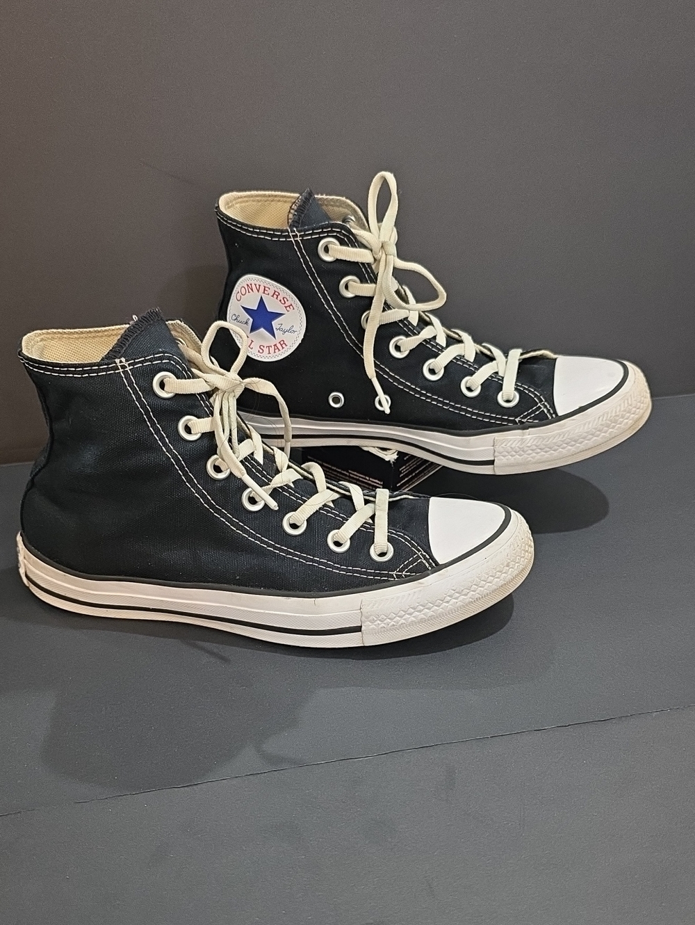 Converse All Star Women's Black & White High Top Sneakers Size 7